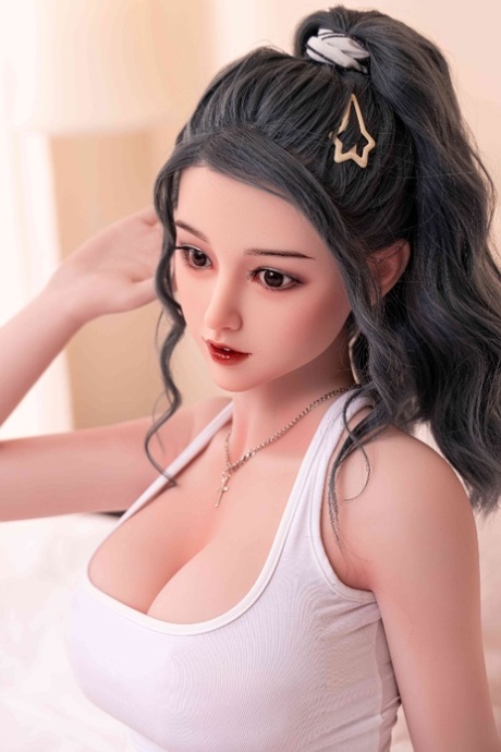 Kanadoll XXX Images