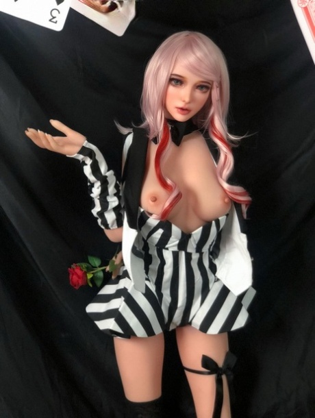 Sex Doll Queen Porn Pictures