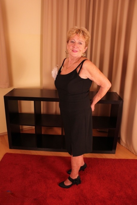 Mature NL performed by Diether Von Stein, Marina T Hot Pictures