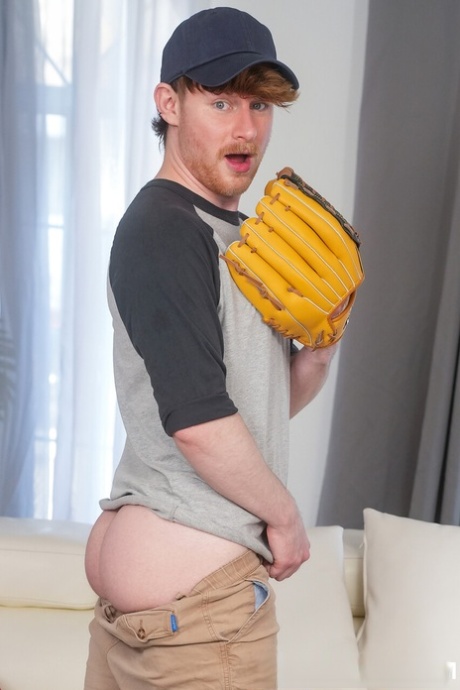 Twink Trade performed by Brody Kayman, Eric Charming Sex Photos