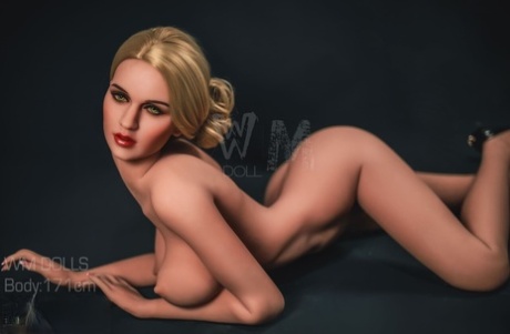 Sexy Dolls GR Hot Photos