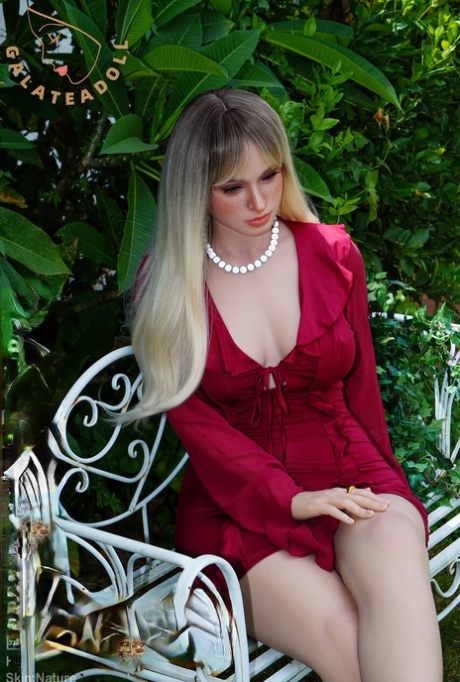 Sexy Dolls GR XXX Pictures