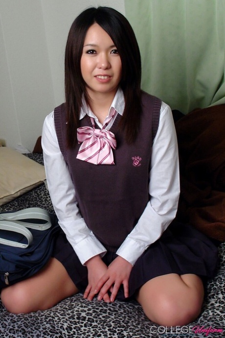 College Uniform starring Hitomi Hanzawa Porn Pictures