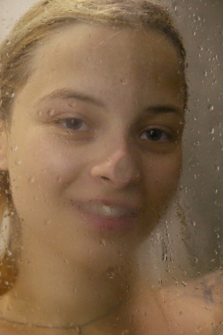 Zishy performed by Bianca Bell Hot Photos