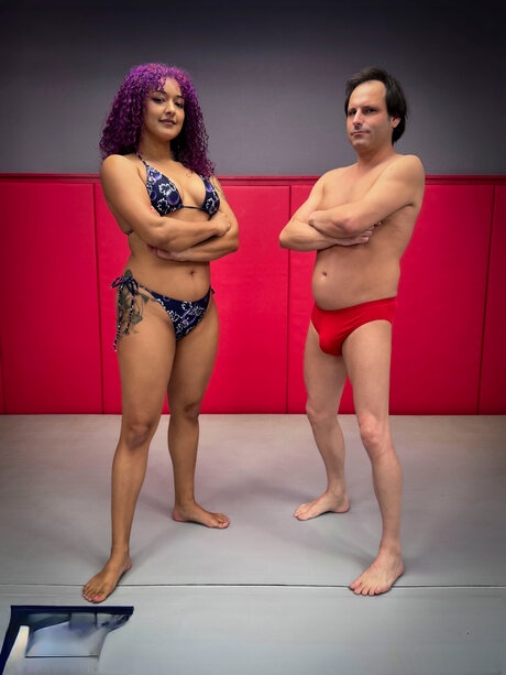 Evolved Fights performed by Daisy Ducati, Marcelo Hot Images