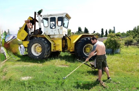 French babe Cassie Del Isla blows two muscular farmers