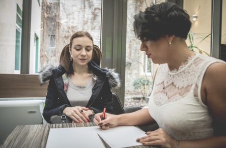 Volwassen NL Aisha Bahadur, Kira Bijl