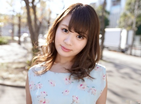 La dulce japonesa Mikuro Komori follada por tres pervertidos